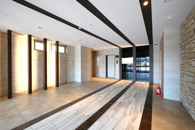 フォーリアライズ大正ノーブルのロビー