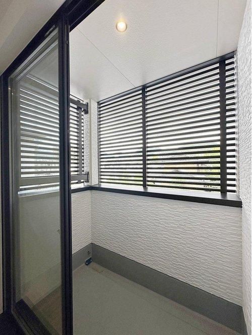 府中町浜田2丁目 No.1のバルコニー|ルーフインナーバルコニー☆
しっかりと屋根があり、目隠しもついているため急な天気の変化も安心です♪