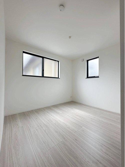 府中町浜田2丁目 No.1の洋室|5.8帖の洋室☆