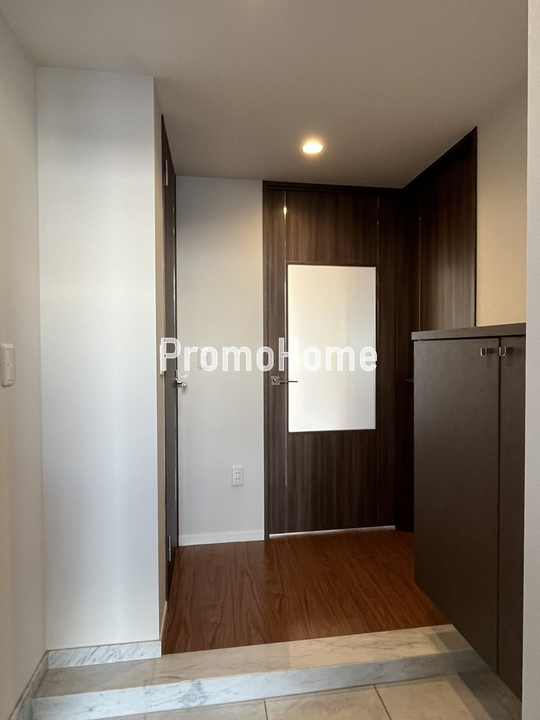 グランカーサ銀座イーストの玄関