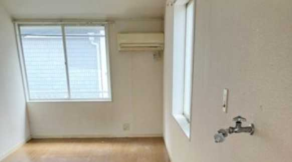 ファイブスポットナガイ　エアコン・キッチン新規交換　南西角部屋　礼金０の内装