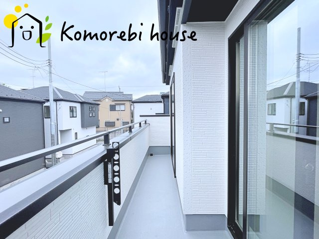 上尾市大谷本郷　9期　新築一戸建て　グラファーレ　07のバルコニー|陽当たり良好なバルコニーです
