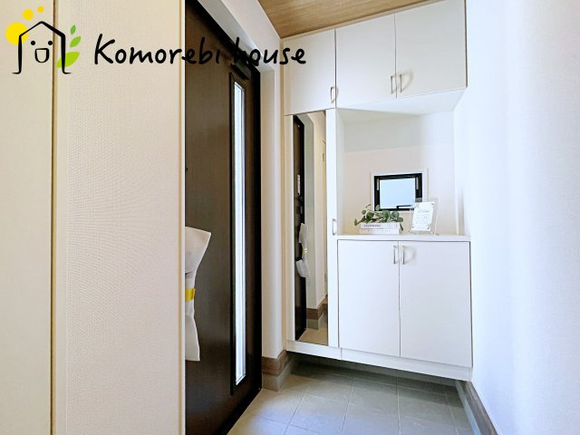 上尾市大谷本郷　9期　新築一戸建て　グラファーレ　07の玄関|毎日通る玄関はこちらです