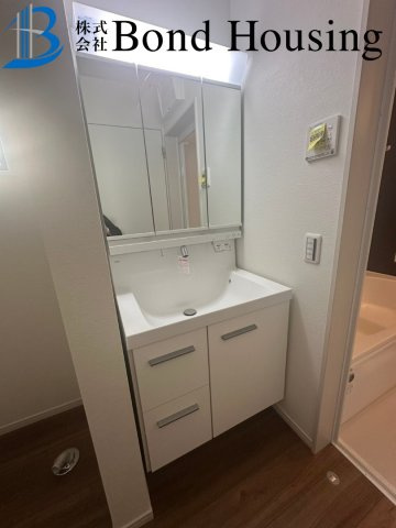 LDKは約19帖の広々とした4LDK　大久保町八木　全2棟　2号棟の独立洗面台