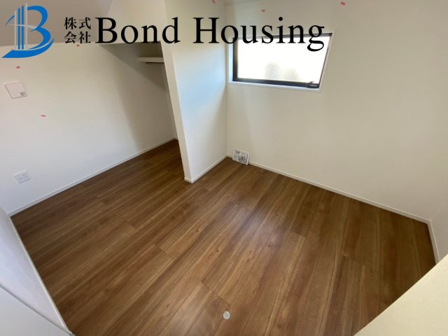 LDKは約19帖の広々とした4LDK　大久保町八木　全2棟　2号棟の寝室