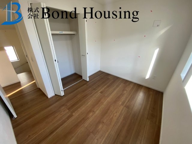 LDKは約19帖の広々とした4LDK　大久保町八木　全2棟　2号棟の寝室