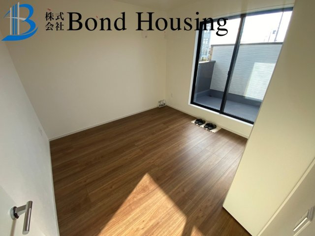 LDKは約19帖の広々とした4LDK　大久保町八木　全2棟　2号棟の洋室