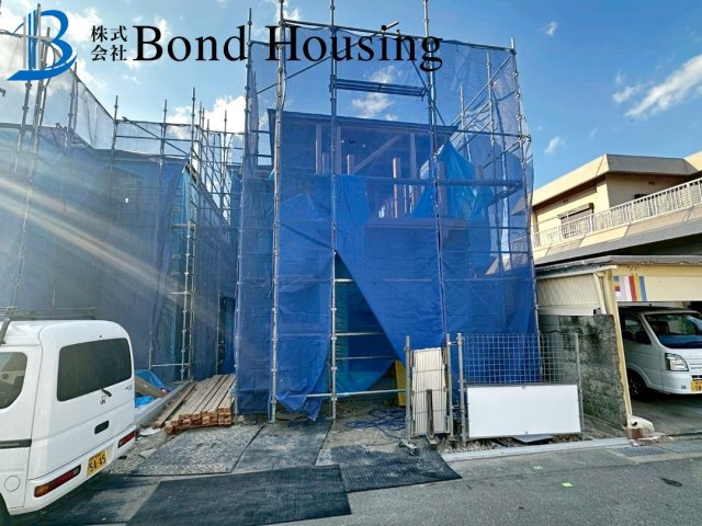 LDKは約19帖の広々とした4LDK　大久保町八木　全2棟　2号棟の前面道路含む現地写真