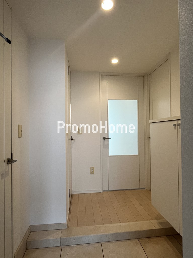 グランカーサ銀座イーストの玄関