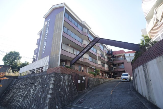 ファミール宝塚の外観