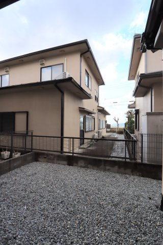御陵峰ケ堂町２丁目の庭