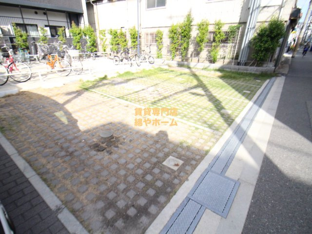 グランパシフィック長橋の駐車場|駐車場です