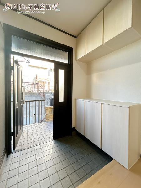 明石市北朝霧丘二丁目戸建の玄関