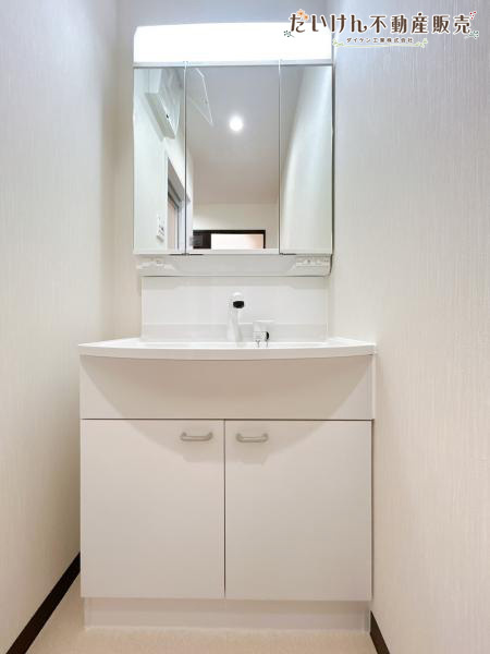 明石市北朝霧丘二丁目戸建の独立洗面台