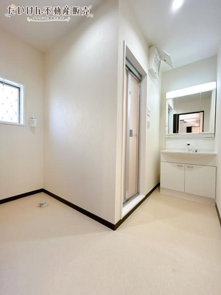 明石市北朝霧丘二丁目戸建の洗面所