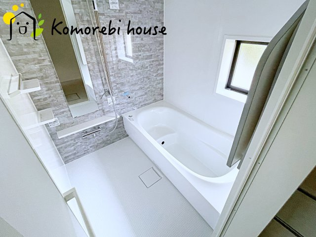 上尾市大谷本郷　9期　新築一戸建て　グラファーレ　08の浴室|ゆったり過ごせるお風呂です