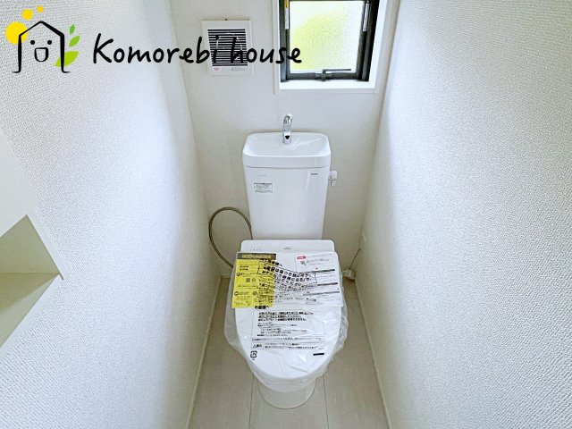 上尾市大谷本郷　9期　新築一戸建て　グラファーレ　08のトイレ|シンプルで使いやすいトイレです