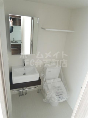 【洗面所】 | グランパーク大阪WEST | ゆったりとスペースのある洗面所