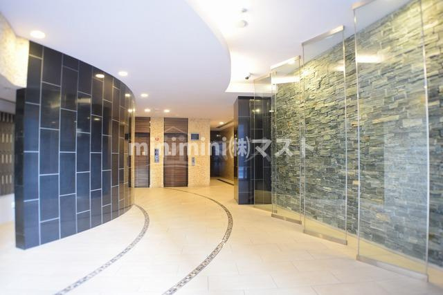 アフルエンス難波のロビー