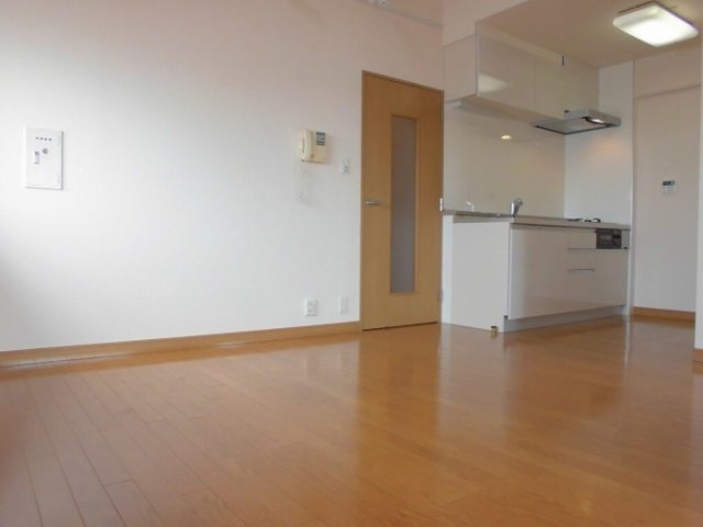 ロイヤルティアラの居間・リビング