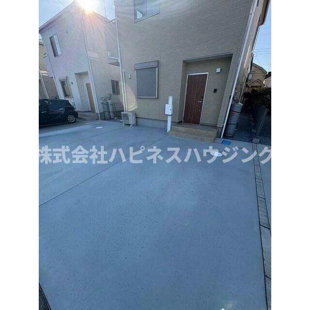 グランソフィア東深井(グランソフィアヒガシフカイ)の駐車場