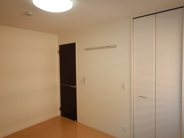 グリーンコスミオンの洋室