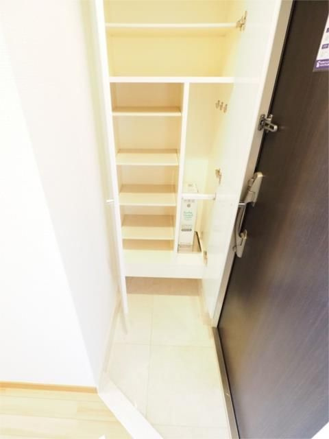 レジディア文京音羽ＩＩの玄関