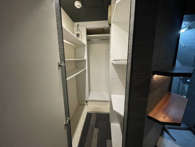 大阪市北区曾根崎新地１丁目の店舗一部の収納