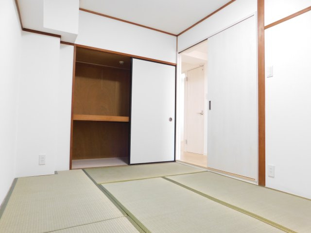 名古屋市中川区上脇町２丁目の中古マンションの和室|◇和室◇　　明るい和室約６．０帖　押入完備♪　（２０２５年１２月リフォーム済）