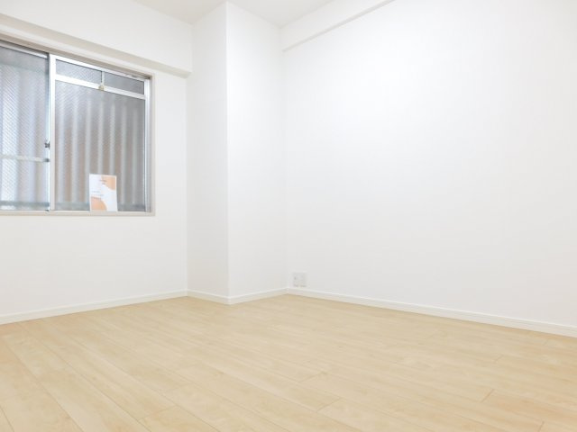 名古屋市中川区上脇町２丁目の中古マンションの洋室|◇洋室◇　　明るい洋室約６．０帖　収納完備♪　（２０２５年１２月リフォーム済）