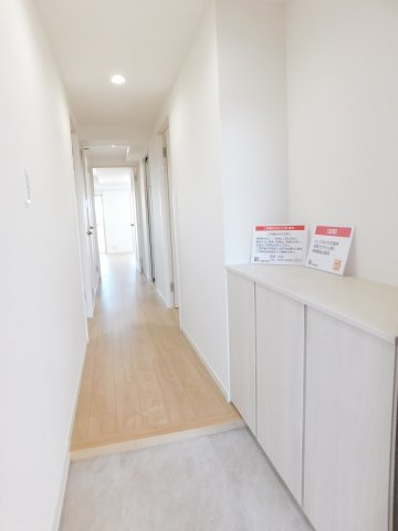 名古屋市中川区上脇町２丁目の中古マンションの玄関|◇玄関◇　　収納完備で玄関がスッキリと片付きます♪