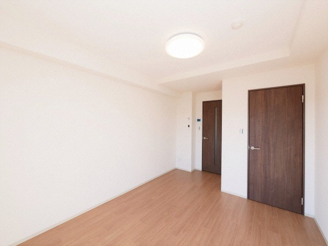 フォーリアライズ大阪ウエストベイの洋室