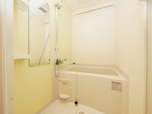 フォーリアライズ大阪ウエストベイの浴室