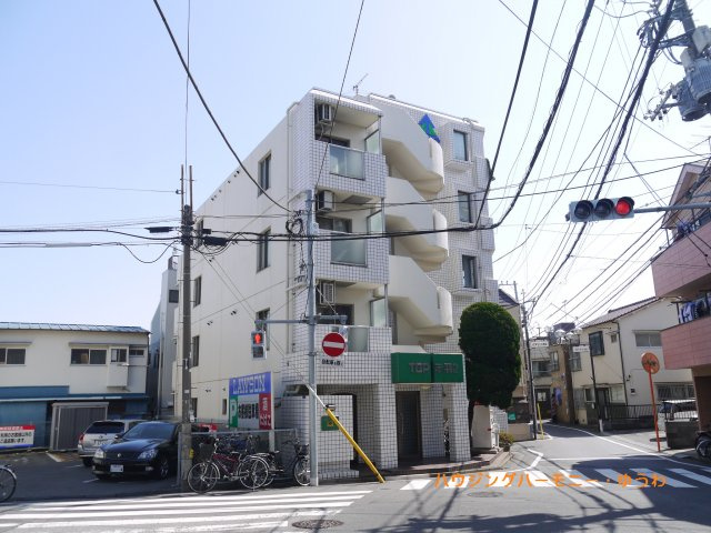 【外観】 | トップ赤羽第2 | 穏やかな風と陽光を導き、プライバシーに配慮された設計プランを採用し、居住性を一段と心地よいものにしています。