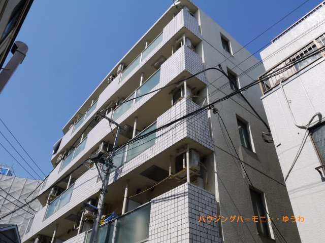 【外観】 | トップ赤羽第2 | モダンでスタイリッシュな印象を与えるグレーを基調とした外観。