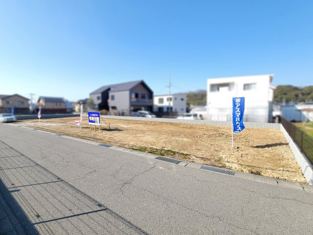 ライフフィールド重根東2丁目Ⅱの前面道路含む現地写真