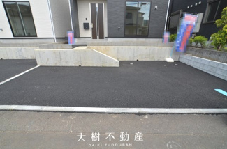 【駐車場】