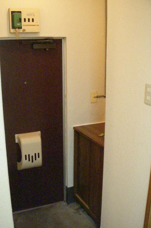 コーポ・アベの玄関