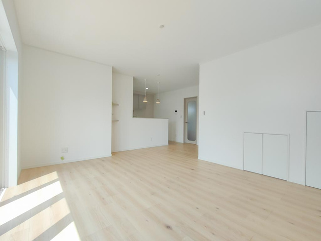 【居間・リビング】 | 裾野市伊豆島田 新築建売分譲住宅 土地＋建物 TW05847 | 裾野市伊豆島田　6号棟ＬＤＫ