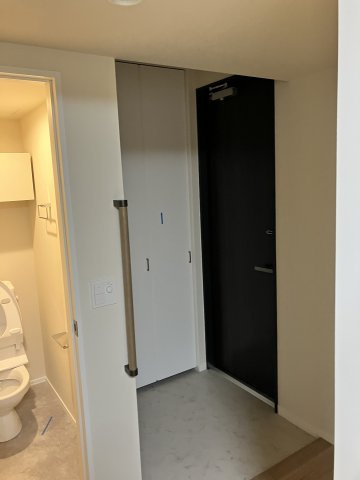 IL POSTO SOLEGGIATOの玄関