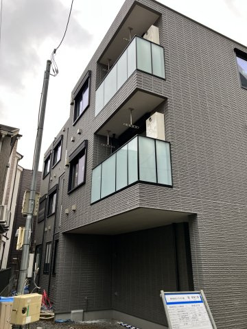 IL POSTO SOLEGGIATOの外観