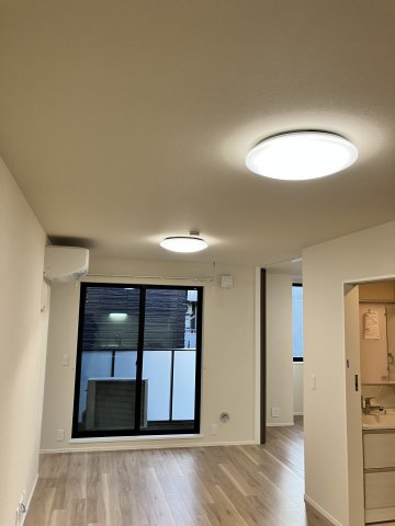 IL POSTO SOLEGGIATOの居間・リビング