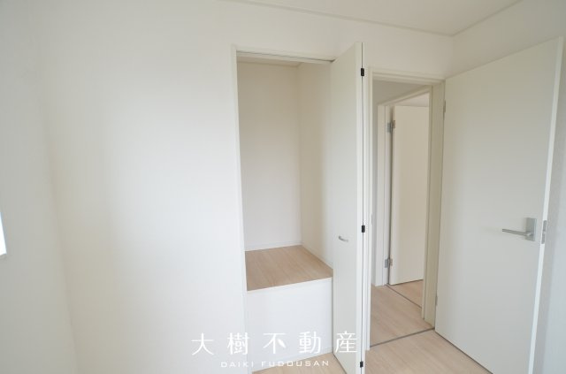 【洋室】 | 座間市入谷西2丁目　新築戸建て　全4棟【仲介手数料無料】 | 2階　洋室2（6.0帖）クローゼット