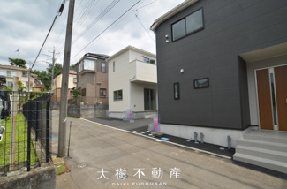 【前面道路含む現地写真】