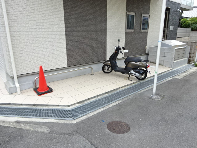 和泉市太町のハイツの駐車場|駐車スペースもあります