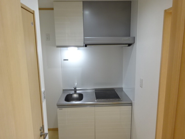 和泉市太町のハイツのキッチン|コンパクトなキッチンで掃除もラクラク