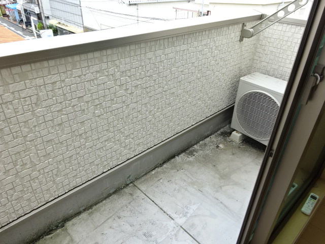 和泉市太町のハイツのバルコニー|落ち着いた時間を過ごせるバルコニーです