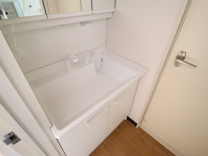 アーバンクレストⅢ Bの独立洗面台|洗髪洗面化粧台