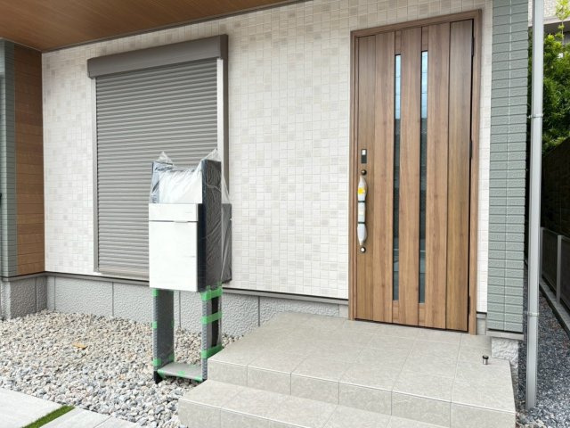 新築戸建　大垣市藤江町Ⅱ　全2区画分譲の玄関|玄関ドアの鍵はディンプルキーと内側はサムターンキーになっており防犯性の高い仕様になっています。