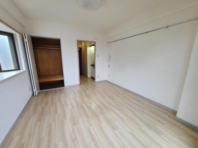 【洋室】 | アメニティ・９３